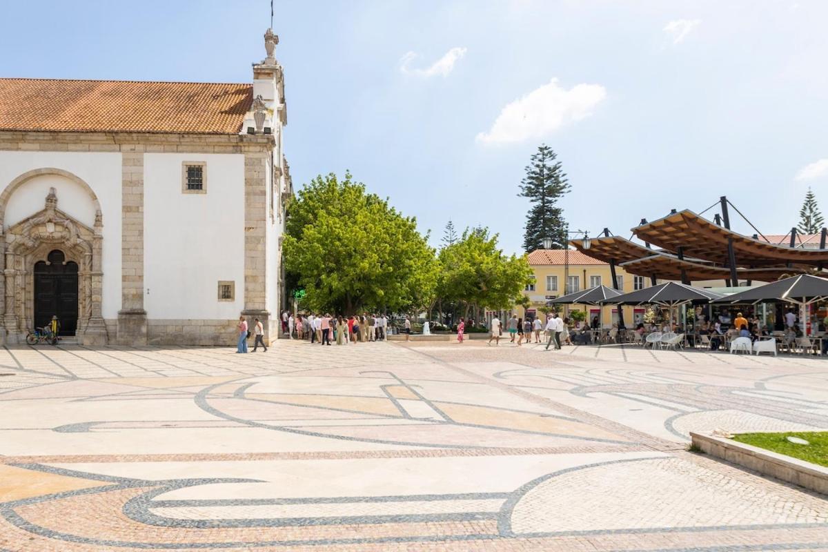 #duplexdubocage Com Vista Lateral A Praça Setúbal